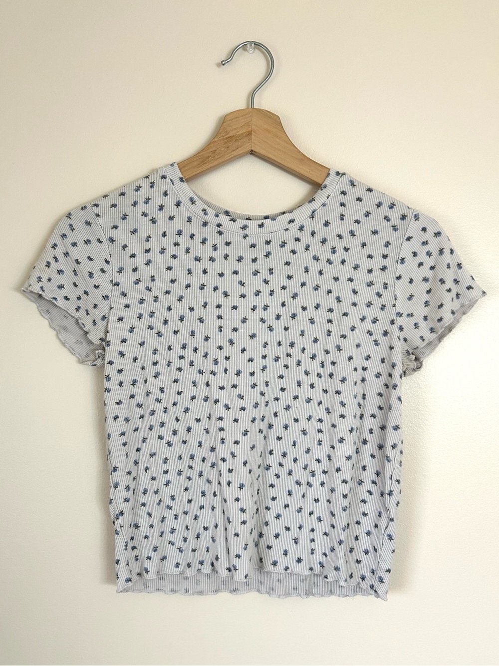 SWS Essentials White Ribbed Short Sleeve Baby Tee with Blue Floral Print | Large
